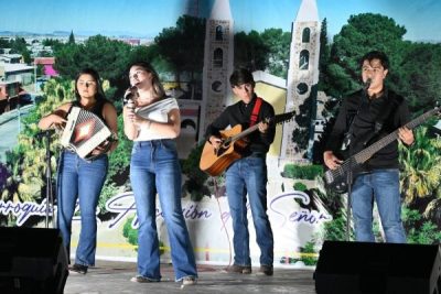 Ascensión vive una noche cultural en el segundo día del Teatro del Pueblo de las Fiestas Patronales 2025.