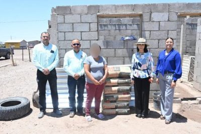 Presidenta Ivonne De La Hoya continúa entregando apoyos para el mejoramiento de vivienda.