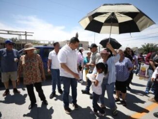 Entrega Alcalde pavimentación de calles Fresa y Aceituna Negra