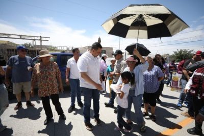Entrega Alcalde pavimentación de calles Fresa y Aceituna Negra
