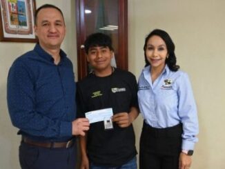 Presidenta Ivonne De La Hoya entrega apoyo al ITSNCG para evento INTERTECS.