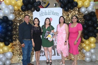 Presidenta Ivonne De La Hoya festeja a los maestros de Ascensión con emotiva cena-baile