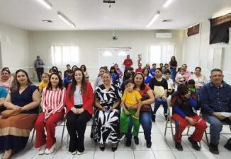 Presidenta Edith Escárcega inicia la entrega de 900 becas estudiantiles.