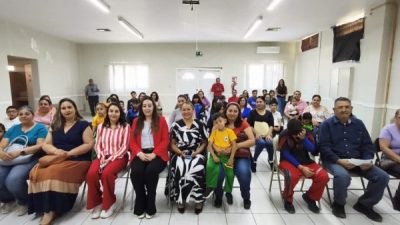 Presidenta Edith Escárcega inicia la entrega de 900 becas estudiantiles.