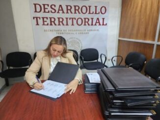 Firma la presidenta Edith Escárcega convenio para programa de vivienda del Bienestar