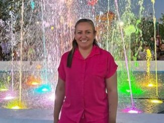 Reapertura la presidenta Edith Escárcega la fuente de aguas bailarinas