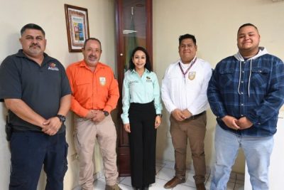 Gestiona alcaldesa Ivonne De La Hoya ambulancia para el Ejido Ley Seis de Enero