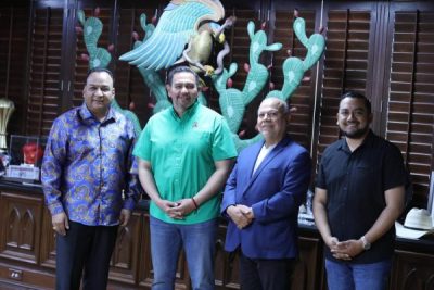 Visitan pastores de Texas al Presidente Pérez Cuéllar