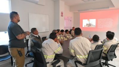 Capacitan a personal de la CFE en Ascensión sobre primeros auxilios en casos de electrocución