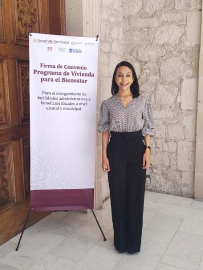 Firma presidenta Ivonne De La Hoya convenio del Programa de Vivienda para el Bienestar