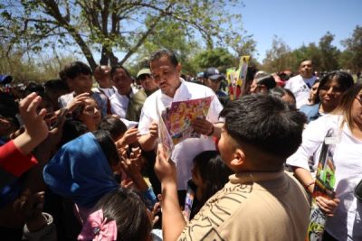 Convive alcalde con juarenses en El Chamizal