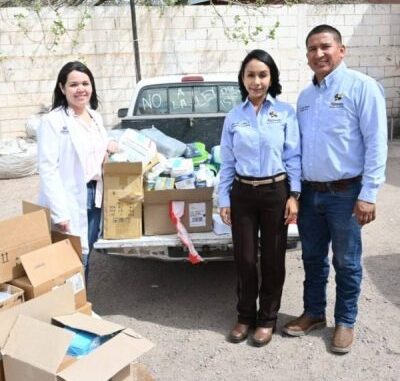 Entrega alcaldesa Ivonne De La Hoya materiales médicos al CESSA y ambulancias municipales.