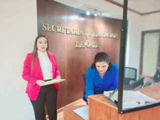 Gestiona directora de Educación de NCG apoyos para escuelas