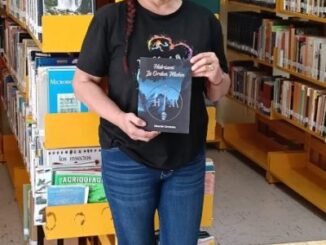 Donan escritores locales sus obras a la biblioteca de NCG