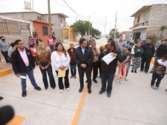 Entrega alcalde obras de pavimentación a vecinos de calle Yuca