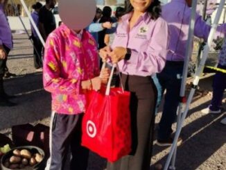 Alcaldesa Ivonne De La Hoya entrega donación de 30 toneladas de papa en Ascensión.