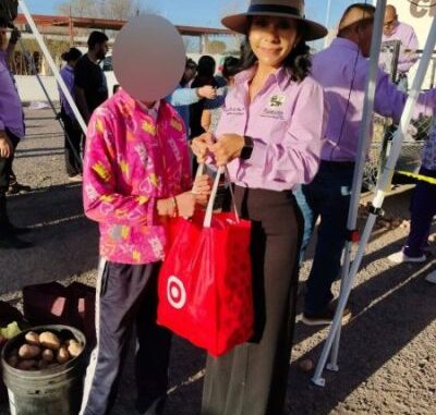 Alcaldesa Ivonne De La Hoya entrega donación de 30 toneladas de papa en Ascensión.