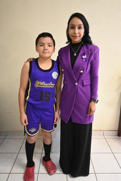 Presidenta Ivonne De La Hoya desea éxito a Dylan Reyes en Torneo Internacional de básquetbol