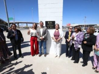 Develan placa en Rotonda a las Mujeres Ilustres dedicado a la activista y escritora Ruth Vargas