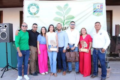 Hace Entrega Presidenta Edith Escárcega  Premio Municipal al Mérito Ecológico 2025